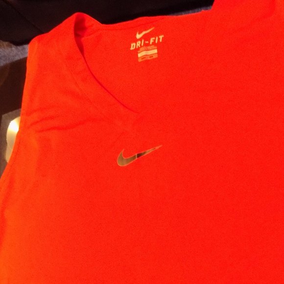 Nike Tank Tops XXL - Picture 2 of 6